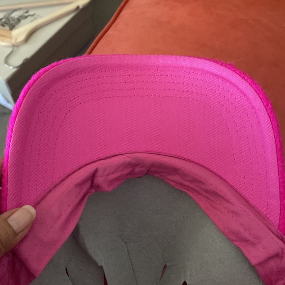 GAP - Picture 4 of 6